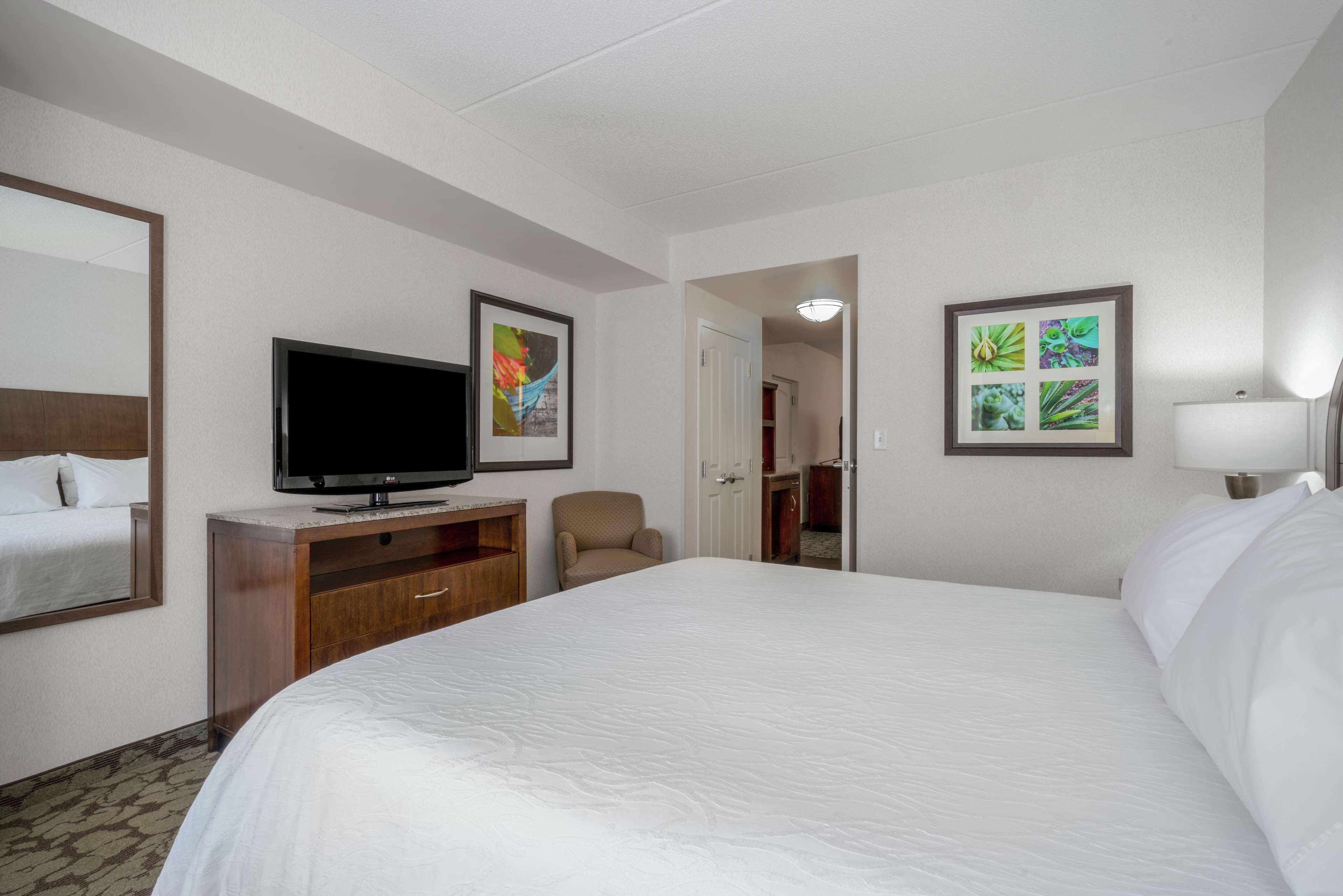 Hilton Garden Inn Valley Forge/Oaks Экстерьер фото