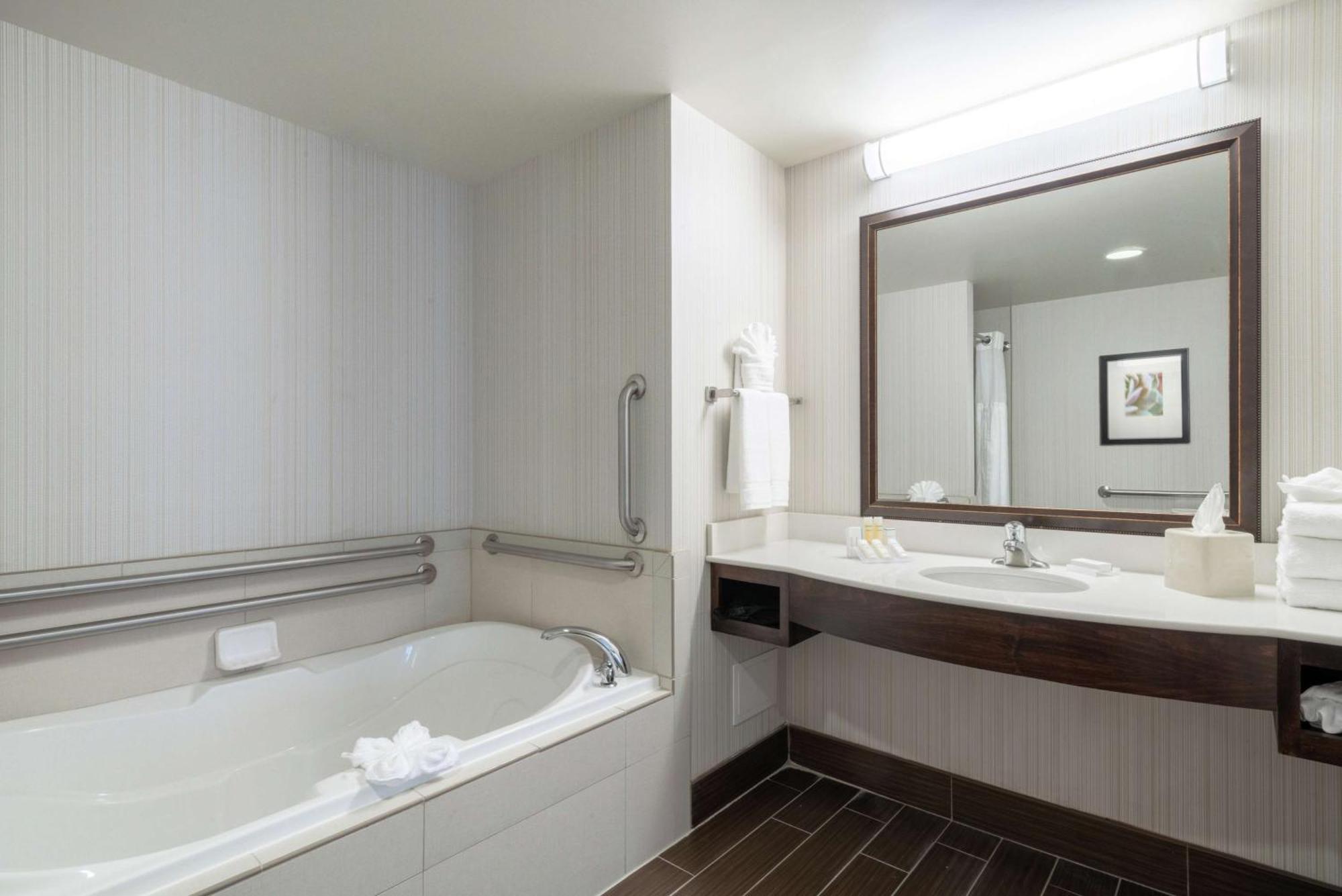 Hilton Garden Inn Valley Forge/Oaks Экстерьер фото