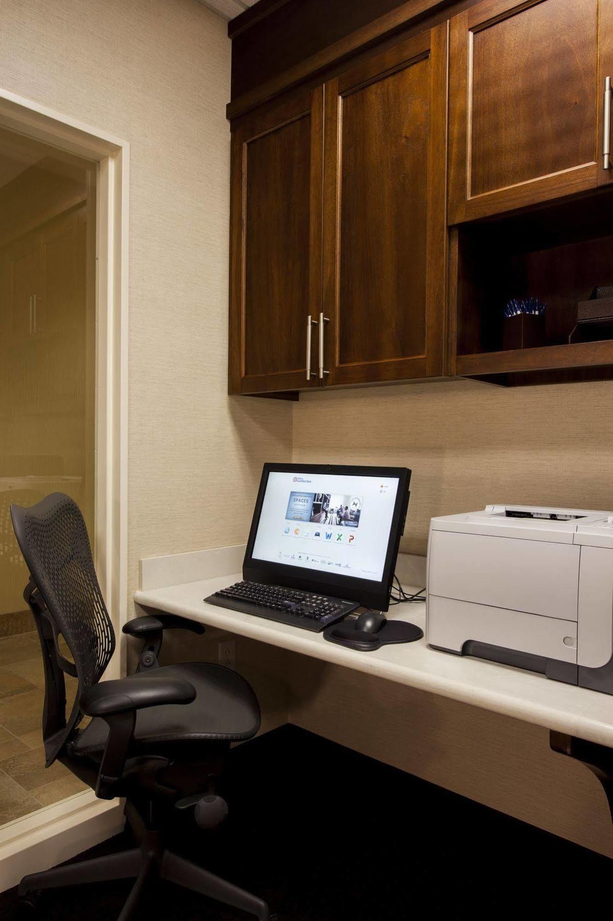 Hilton Garden Inn Valley Forge/Oaks Экстерьер фото