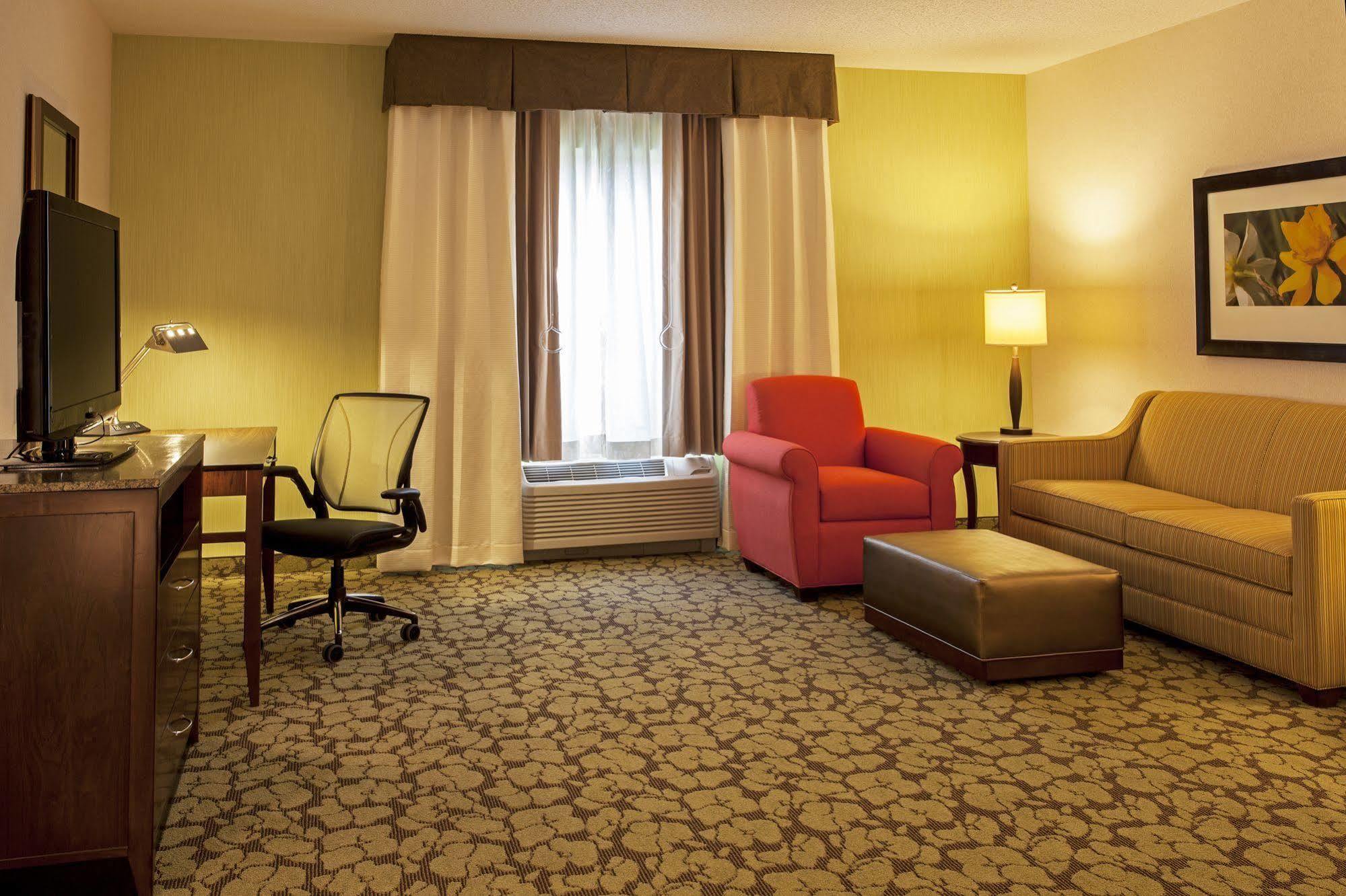 Hilton Garden Inn Valley Forge/Oaks Экстерьер фото